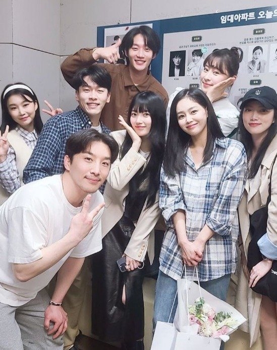 배우 수지가 대학로 연극을 보고 온 뒤 후기를 남겼다. SNS 캡처