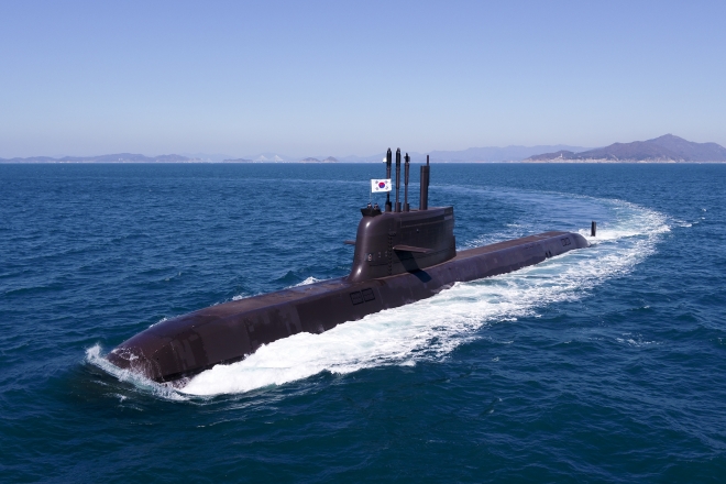 국내 기술로 만든 3000t급 잠수함 ‘안무함’