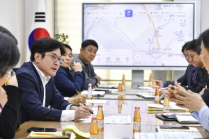 김포골드라인 ‘지옥철’ 벗을 방법…“추가 투입뿐”