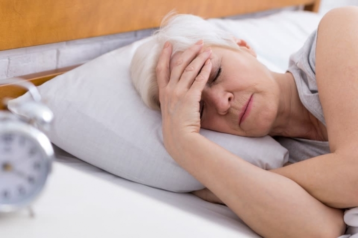 수면이 충분하지 못하다면 알츠하이머 위험이 커진다. 또 알츠하이머 치매 증상이 드러나기 몇 년 전부터 수면 부족 현상이 나타난다.  픽사베이 제공