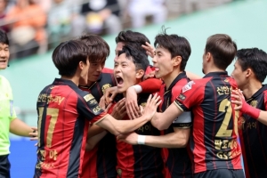 나상호+황의조+팔로세비치 축포…서울, 100번째 슈퍼매치 쾌승