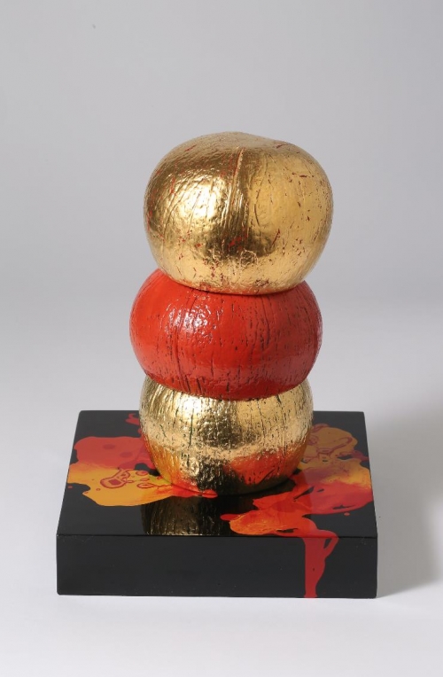 전인수, Hearts, 27x20x20cm, natural lacquer, gold leaf on coconut bowl, 2023