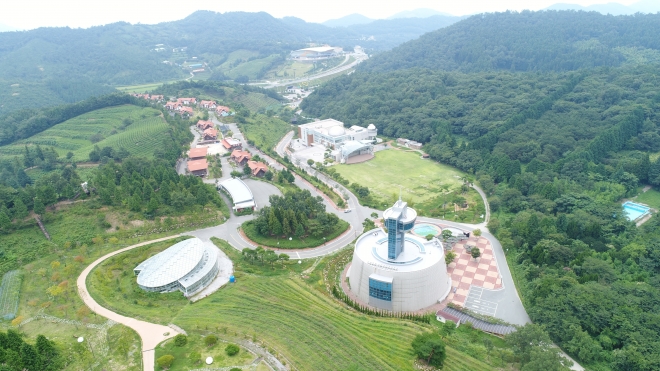 ‘2023 보성세계차엑스포’의 주무대인 한국차문화공원 일대 전경. 보성군 제공