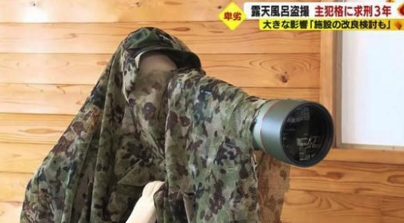 몰카그룹 일당이 범행에 사용했던 망원 카메라 등 장비. TV시즈오카 화면 캡처