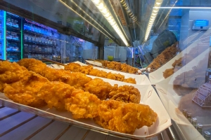 해외에 깃발 꽂는 ‘K-치킨’ 프랜차이즈…‘매운맛·길거리 음식’으로 메뉴 차별화