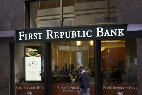 올들어 세번째 파산한 미국 은행인 퍼스트리퍼블릭. 샌프란시스코 AP 연합뉴스