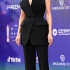 전도연, 백상예술대상 레드카펫 알렉산더 맥퀸 수트 패션 화제