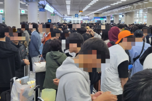 제주 착륙 직전 회항·또 회항… 수학여행단 하루 더 제주에 발 묶였다