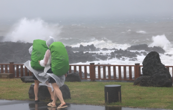 어린이날 전국에 집중호우비바람 몰아치는 제주 해안