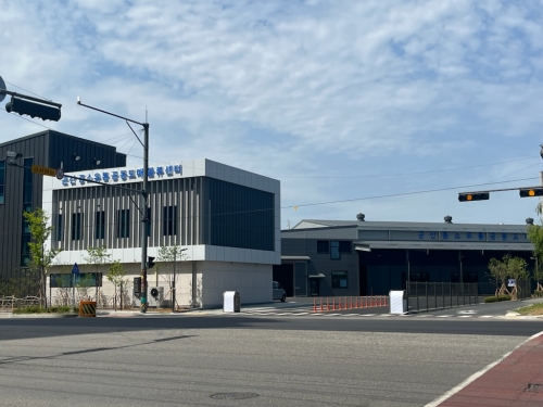 영세 소매업자의 경쟁력을 위한 ‘군산시 중소유통공동도매물류센터’가 준공을 앞두고 있다. 군산시 제공