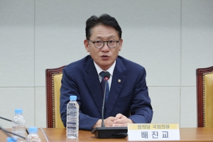 정의당 새 원내대표 배진교 “재창당·총선 승리 헌신”