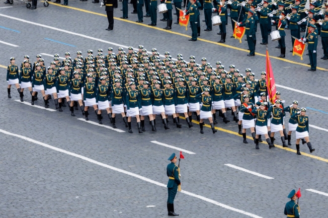 9일(현지시간) 러시아 수도 모스크바 붉은광장에서 열린 78주년 전승절 열병식에서 군인들이 행진하고 있다. 2023.5.9 러시아 국방부