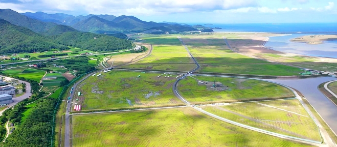‘2023 새만금 세계스카우트잼버리’가 오는 8월 1일부터 12일까지 전북 새만금에서 열린다. 사진은 야영지 현장 모습. 2023새만금세계스카우트잼버리 조직위원회 제공