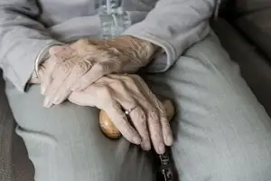 간병비 본인부담 30% 추진…연 최대 7조·28만 간병인 필요