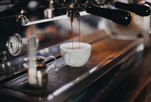 응용수학자들이 유체역학을 이용해 향과 맛이 좋은 커피를 추출할 수 있는 방법을 찾았다.  언스플래쉬 제공