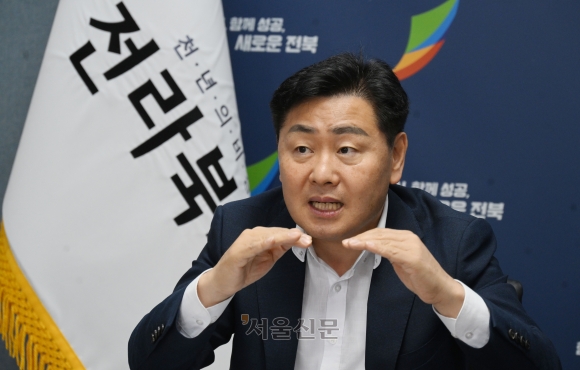 김관영 “저출산 해법은 지방분권…이민청 세워 고급인력 정착시켜야”