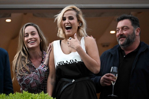 Members of the Jury of the 76th Cannes Film Festival US actress Brie Larson (L), Julia Ducournau (C) and French actor Denis Menochet stand on the balcony of the Grand Hyatt Cannes Hotel Martinez on the eve of the opening ceremony of the 76th edition of the Cannes Film Festival in Cannes, southern France, on May 15, 2023. AFP 연합뉴스