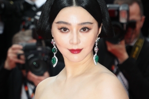 실종설 5년만에 칸 등장한 여배우