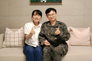 육군 53사단 예비군지휘관 부부, 바다에 뛰어든 여성 구조 선행