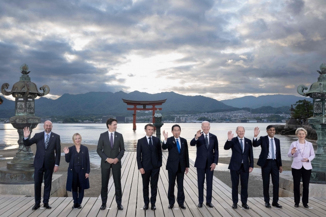 유네스코 세계유산 이쓰쿠시마 신사를 방문한 G7 정상