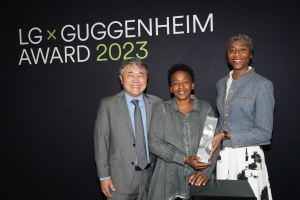 AI 기술로 AI의 차별·편견 경고한 스테파니 딘킨스, 초대 LG구겐하임 어워드 수상