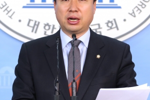 ‘돈봉투 의혹’ 윤관석 이번주 검찰 조사…현역 의원 소환 이어지나