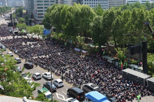 [사설] 시민에게 고통 안기는 집회의 자유는 없다