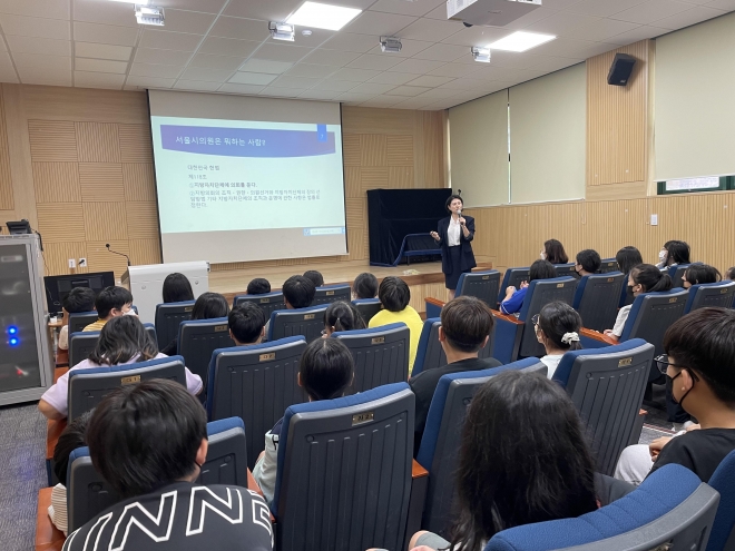 지난 18일 번동초등학교 5·6학년을 대상으로 진로 특강을 진행한 박수빈 의원