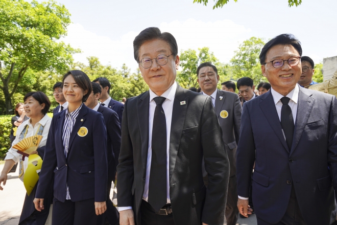 이재명 대표, 노무현 전 대통령 서거 14주기 추도식 참석