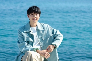 ‘예비 아빠’ 송중기, ♥아내 케이티와 첫 공식석상