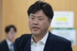 검찰, ‘쌍방울 대북송금’ 관련 이재명 측근 김용에 소환장