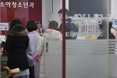 외래진료 4년 만에 줄었지만…여전히 OECD의 3배