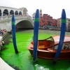 伊 베네치아 주민들 어리둥절하게 만든 그랜드 카날의 녹색 형광 물빛
