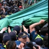 민주노총 집회, 경찰과 충돌…분향소 강제 철거·4명 연행