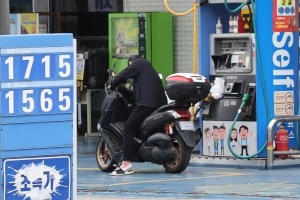 달러 내리고 유가 뛴다더니 … 5월 한달 새 ‘반전’