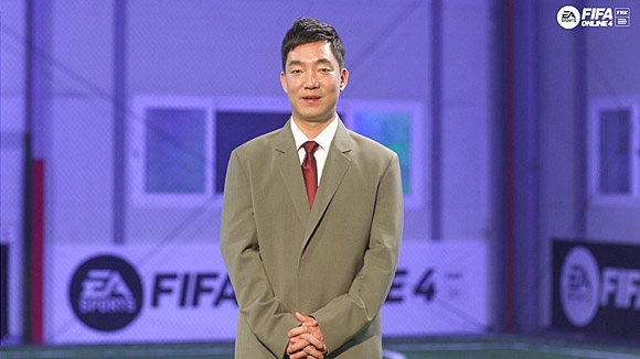 ‘FIFA 온라인 4’ 썸머 쇼케이스에서 박정무 넥슨 그룹장이 연기하고 있다. 넥슨 제공