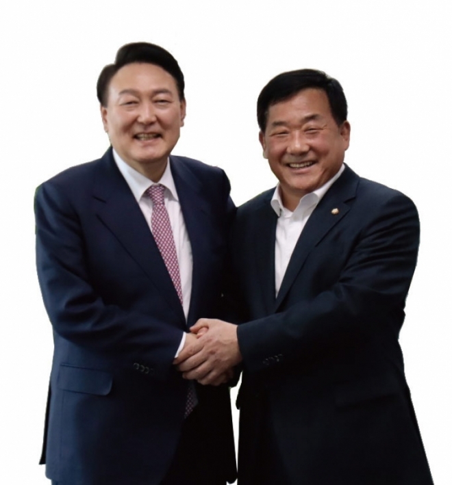박성민  국민의힘 전략기획부총장과 윤석열 대통령.  박성민 의원실