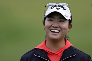 72년 만에 LPGA 대회 프로 데뷔전 ‘깜짝 우승’