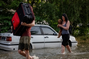 드니프로 강변 4만 2000명 홍수 위험… 우크라 대반격…