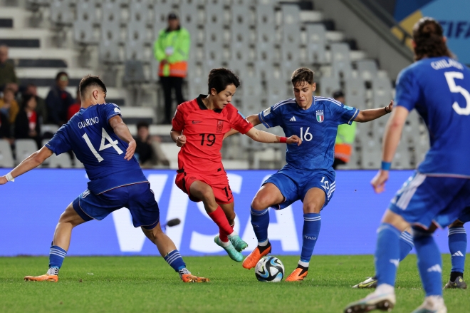 8일(현지시간) 아르헨티나 라플라타 라플라 스타디움에서 열린 ‘FIFA U-20 월드컵 아르헨티나 2023’ 준결승전 한국과 이탈리아의 경기에서 배서준이 돌파하고 있다. 2023.6.9 뉴스1