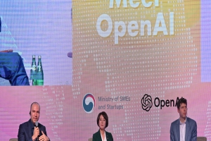 ‘챗GPT 아버지’ 샘 알트만 “기술 자체보다 활용사례 규제해야”