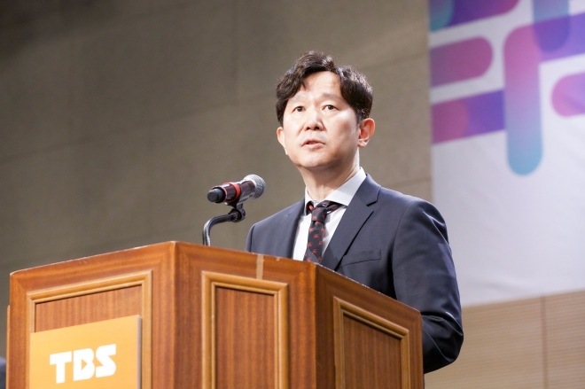 정태익 TBS 대표이사가 12일 서울 마포구 상암동 라디오 공개홀에서 혁신안을 발표하고 있다. TBS 제공