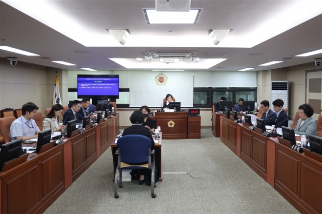 지난 12일ㅍ제319회 임시회 서울교육 학력향상 특별위원회 제5차 회의 젼경