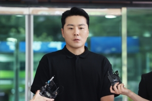 ‘음주운전’ 이루, SNS에 父태진아 사진 “나쁜 아들” 심경