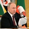 푸틴 “우크라가 합의 쓰레기통에” 서명 문서 공개…아프리카도 중재 실패