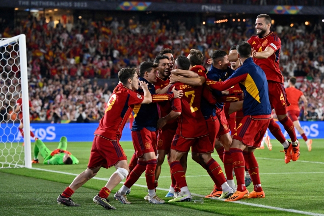 19일 유럽 네이션스리그 결승전에서 승부차기 끝에 크로아티아를 꺾고 기뻐하는 스페인 선수들. AFP 연합뉴스