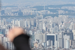 강력한 대출 규제, 부채는 줄였지만 집값 못 잡았다