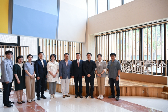 서울시 50플러스 재단을 방문한 서울시의회 행정자치위원회(위원장 김원태)
