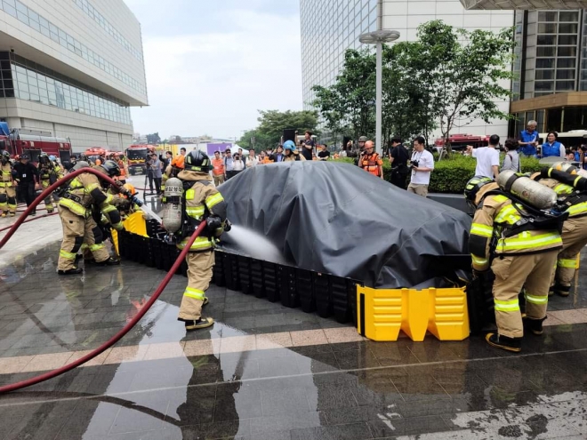 전기차 화재 시 소화수조 방식 진화 방법 예시