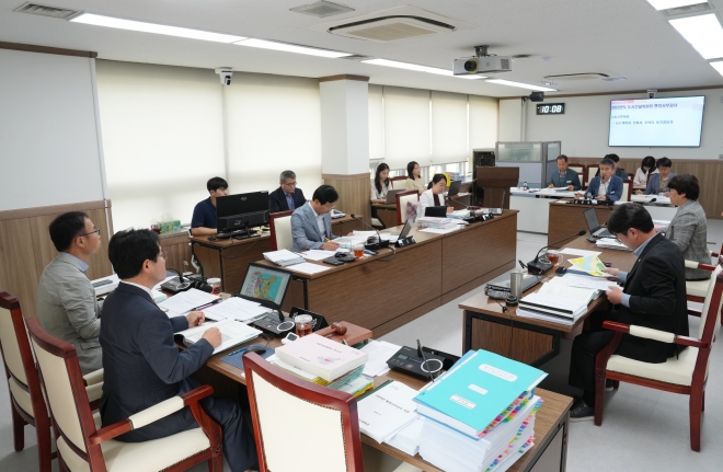 하남시의회 도시건설위원회 ‘2023년 행정사무감사’ 현장 모습. 하남시의회 제공